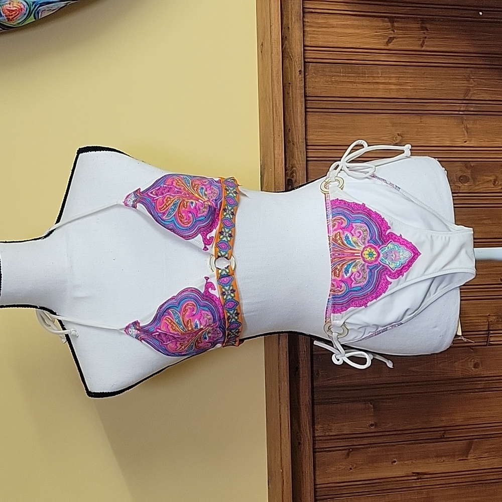 Victoria's secret woman bathsuit size small